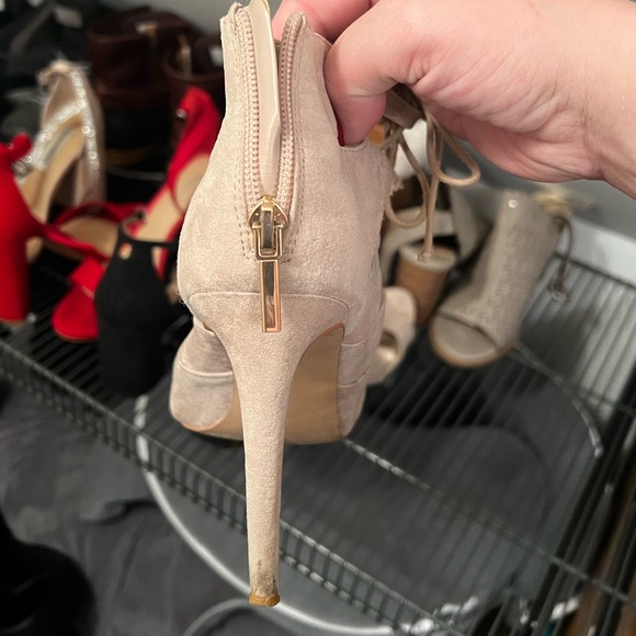 Madden Girl Taupe Fab Heals - Picture 3 of 3